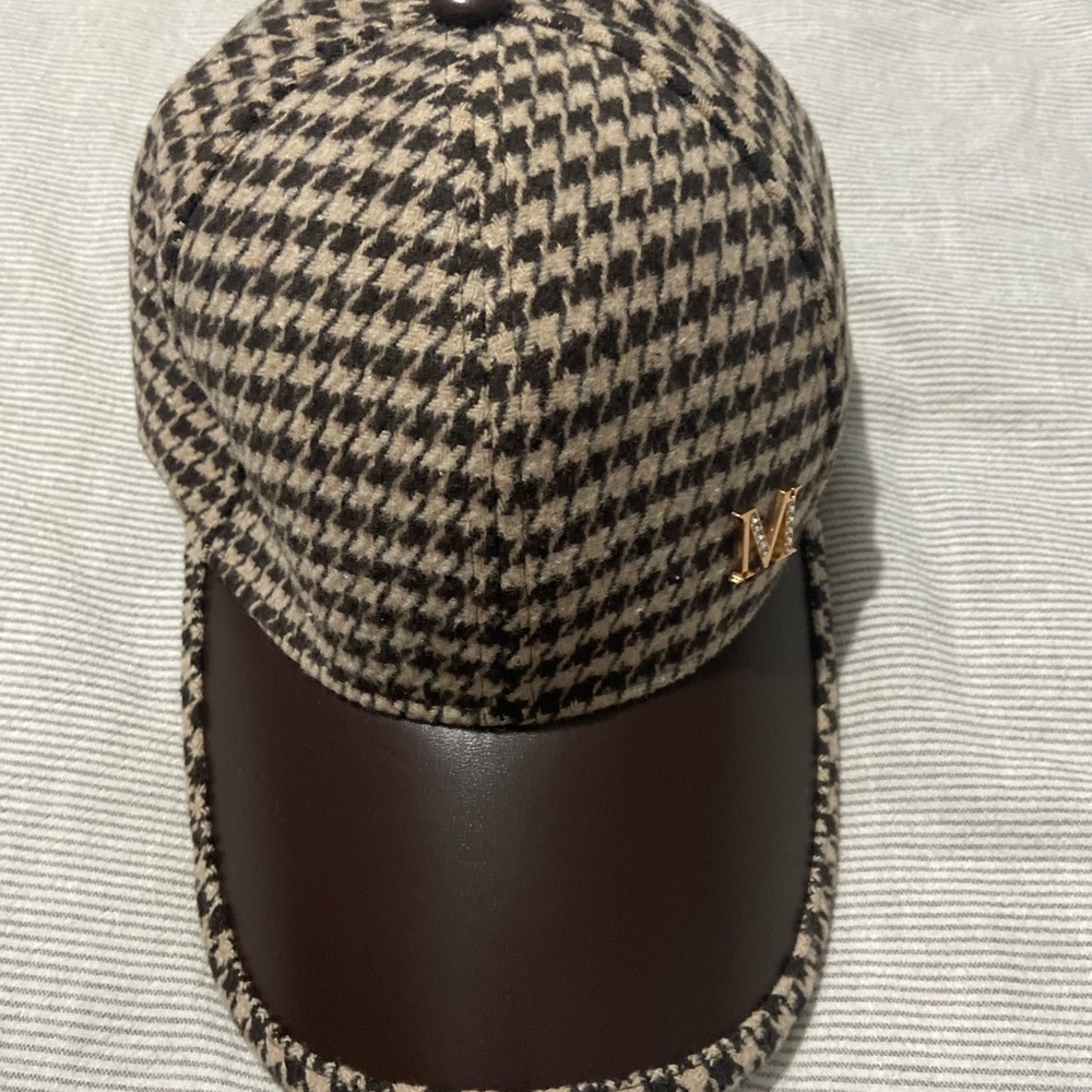 Brown Houndstooth Cap